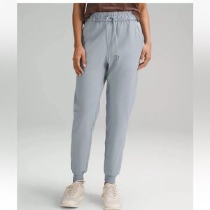 Lululemon  Women Light Grey Stretch High-Rise Jogger
